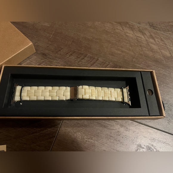 Quince Cellulose Acetate Apple Watch Band - Picture 4 of 6